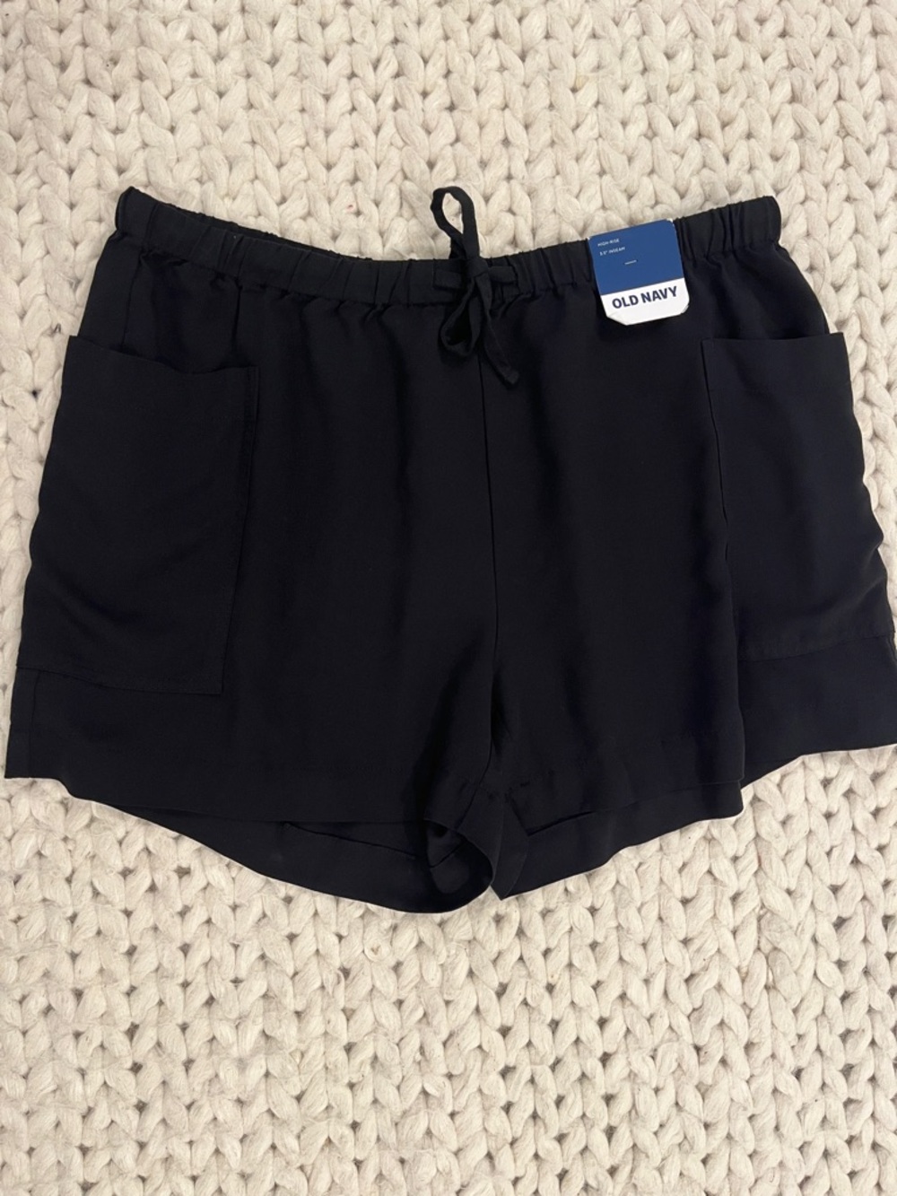 Old Navy Black Drawstring Lightweight Flowy Shorts w/Pockets. 3.5” inseam
